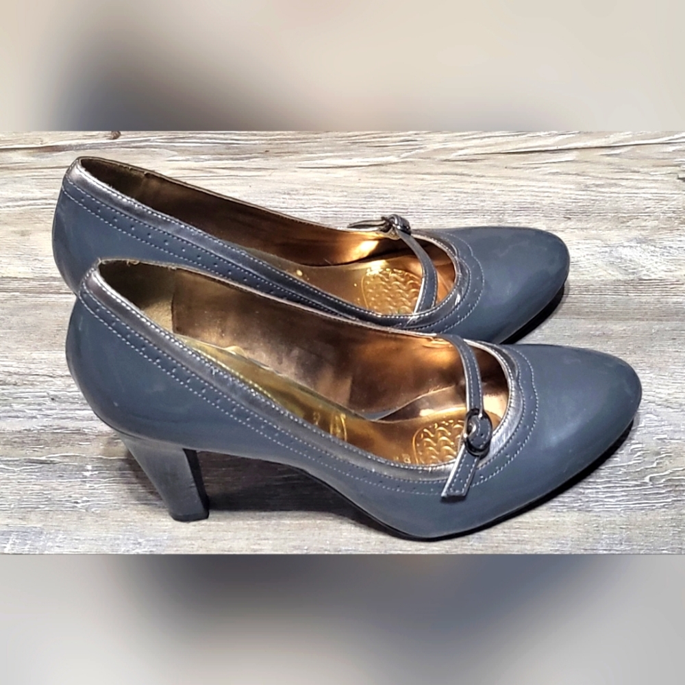 Michelle D Heels